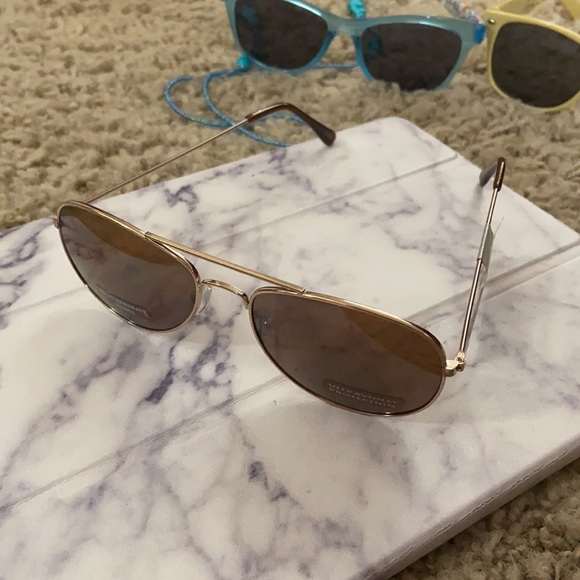 Assorted sunglasses - Picture 6 of 10